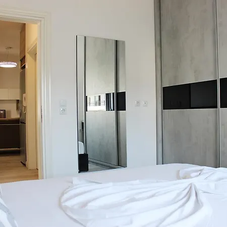 Erin Luxury * Sarande
